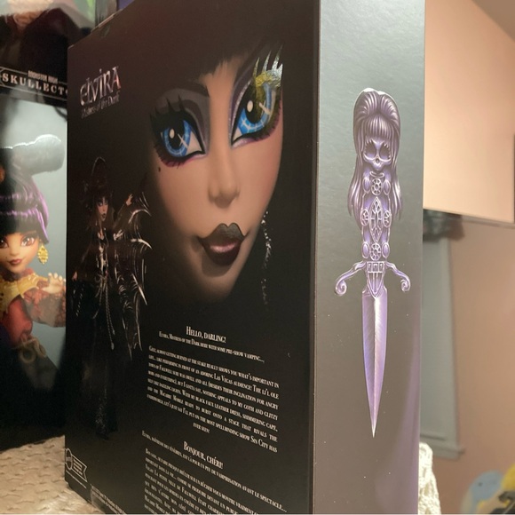 Monster High Doll Elvira Mistress of The Dark Collectible in Black Faux Leather - Picture 12 of 14